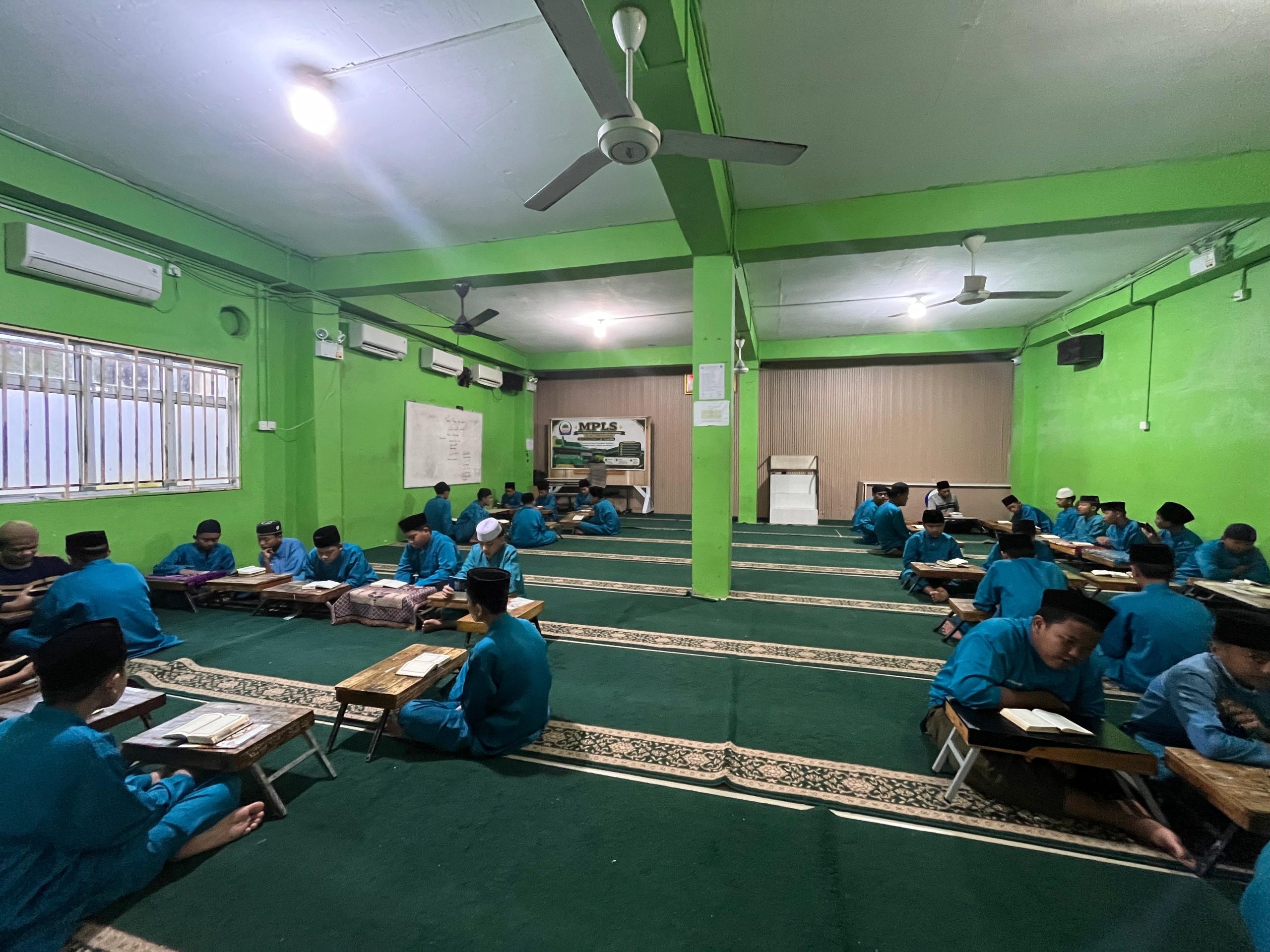 Masjid Utama & Pusat Kajian Al-Qur'an